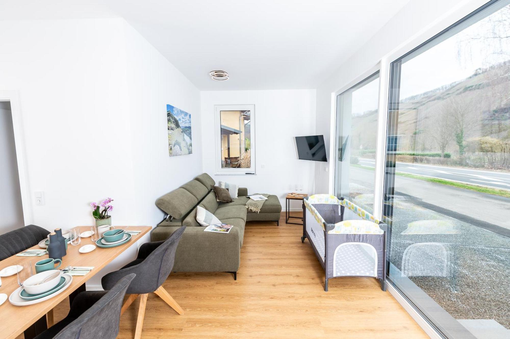 Apartment Weingut Dr Hermann I Erden Esterno foto